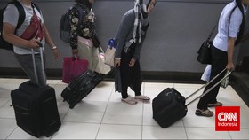 Stasiun Cirebon Dipadati Penumpang Tujuan Bandung dan Jakarta