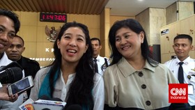 Olivia Zalianti Gagal Serahkan Kue Lebaran ke OC Kaligis