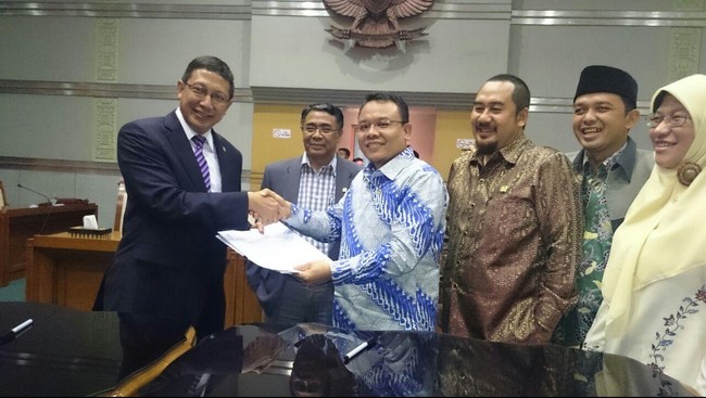 Kedua partai ini akan menempuh jalur hukum  jika Ketua Fraksi NasDem Viktor Laiskodat tidak minta maaf terkait tudingan mendukung khilafah.