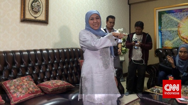 Menteri Sosial Khofifah Indar Parawansa mengatakan telah menerjunkan tim trauma healing ke wilayah Tolikara, Papua, pasca peristiwa rusuh.