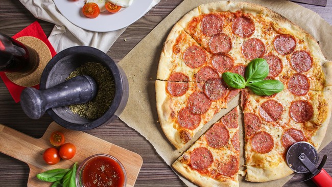 Persatuan ATC Kanada mengirim ratusan pizza untuk sejawat mereka di Amerika Serikat yang belum digaji karena tutupnya pemerintahan.