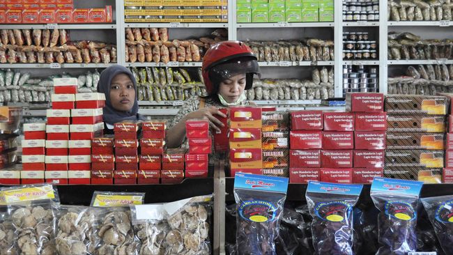 Indonesia masih harus terus mencari jenis buah tangan yang dapat seutuhnya mencerminkan lokalitas.