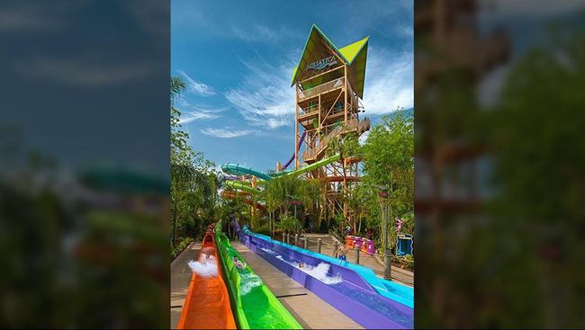Wahana paling dicari oleh para pencinta adrenalin tinggi jika mengunjungi komplek kolam renang adalah seluncuran yang menantang.