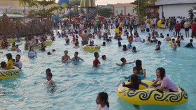Kerumunan Waterboom Cikarang, Pengelola Diduga Langgar Prokes