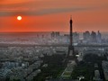 Jelang Olimpiade Menara Eiffel Bakal Berkilau Emas