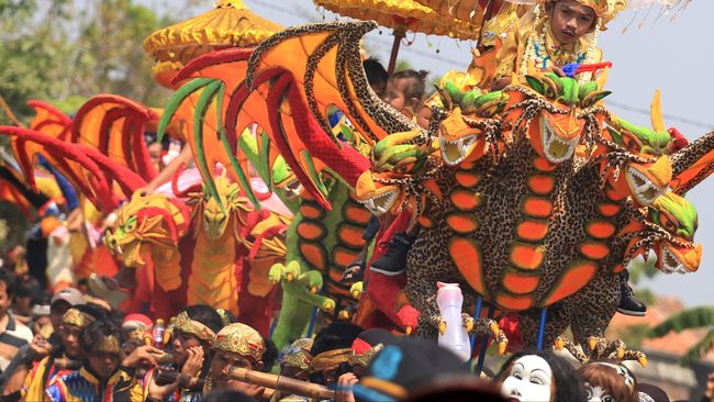 Festival Pesona Cirebon menjadi gerbang yang membuka potensi besar pariwisata di Kota Wali, Cirebon. Festival Pesona Cirebon berlangsung 31 Maret - 2 April.