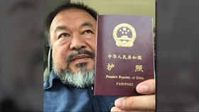 China Kembalikan Paspor Artis Pengkritik Pemerintah