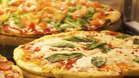 Pizza dengan Topping 1.001 Jenis Keju Pecahkan Rekor Dunia