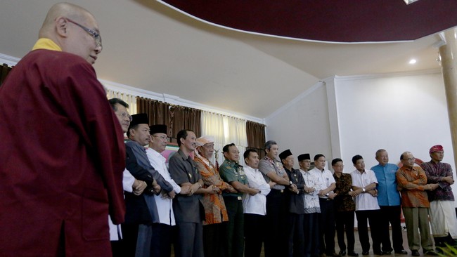 Pembentukan Dewan Kerukunan dinilai tidak diperlukan, tapi yang dibutuhkan penyelesaian pelanggaran HAM dan jaminan agar kasus yang sama tak terulang.