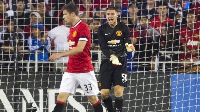 "Saya sudah dua musim meninggalkan Man United dan saya kira bahwa saya seharusnya bermain sepak bola profesional setiap pekan," ujar Johnstone.