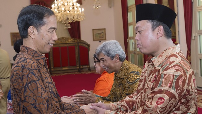 Nusron Wahid menunggu arahan Presiden Jokowi terkait posisinya di BNP2TKI karena dipilih menjadi pimpinan tim pemenangan Ahok.