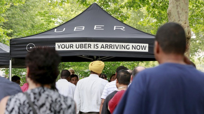 Uber menangguhkan layanan di Hamburg, Frankfurt, dan Duesseldorf, karena sulit memenuhi izin mitra pengemudi. Kini Uber hanya beroperasi di Berlin dan Munich.