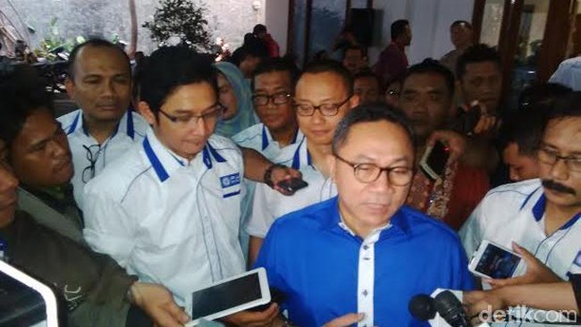 Ketua Dewan Pimpinan Pusat (DPP) Partai Amanat Nasional (PAN) Yandri Susanto menyatakan pihaknya belum ditawari jabatan oleh Presiden Joko Widodo (Jokowi).