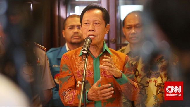 Presiden telah memutuskan untuk memberikan amnesti kepada Din, sehingga pihak lain tidak perlu memperdebatkan lagi mengenai hal itu.