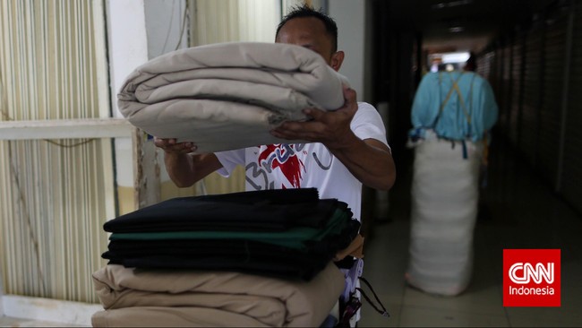 Industri tekstil terancam gelombang pemutusan hubungan kerja (PHK), saat ini 45 ribu karyawan sudah dirumahkan.