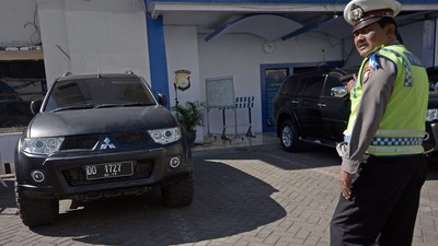 Bid Propam Polda Banten hingga Sentra Gakumdu turun tangan mengusut dugaan mobil pelat dinas Polri digunakan kampanye caleg DPR RI di Kabupaten Tangerang.