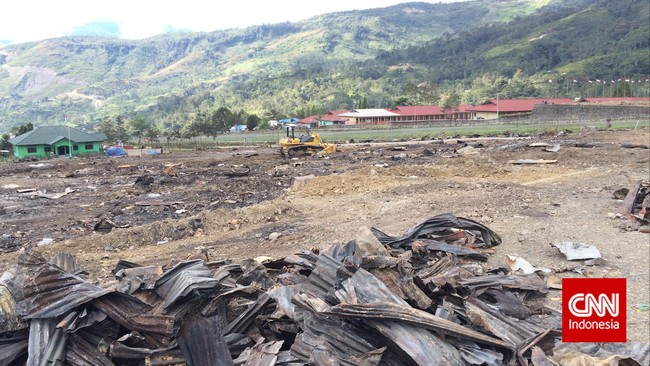 Tiga orang dilaporkan tewas akibat insiden pertikaian antar-warga di Tolikara, Papua.