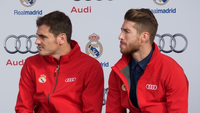 Man United paksa Sergio Ramos umumkan rencana kepindahannya, sementara bek Real Madrid tersebut ingin menunggu hasil pembicaraan dengan sang presiden.