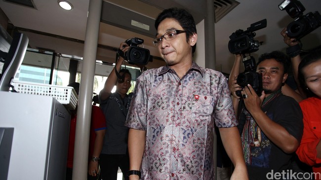 Menurut Pasha, dirinya datang sendiri ke KPK semata-mata untuk belajar. Pasha menyatakan laporan harta kekayaannya sudah lengkap.