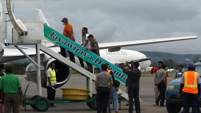 Kementerian Perhubungan memutuskan untuk menghentikan penerbangan dari Wamena-Mugi dan Wamena-Mapenduma, Papua karena alasan keamanan.