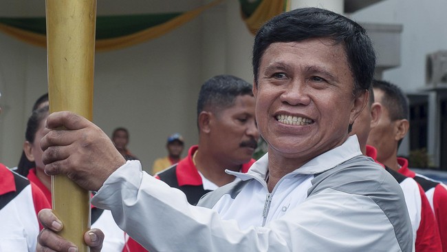 Ellyas Pical dalam kondisi sadar usai menjalani operasi pemasangan dua ring di jantung di Rumah Sakit Harapan Kita, Jakarta, Jumat (17/2).