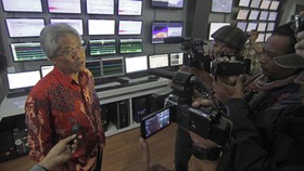 Vulkanolog Indonesia Pertanyakan Pemantau Anak Krakatau