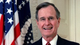 George HW Bush Tinggalkan ICU