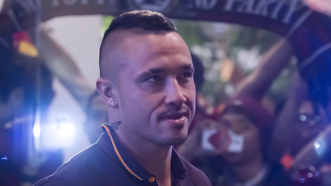 Pesepakbola Radja Nainggolan dilaporkan ditangkap polisi Brussel-Belgia pada Senin (27/1) pagi terkait dugaan penyelundupan kokain.