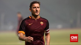 Gerrard Paham Beban yang Dipikul Francesco Totti