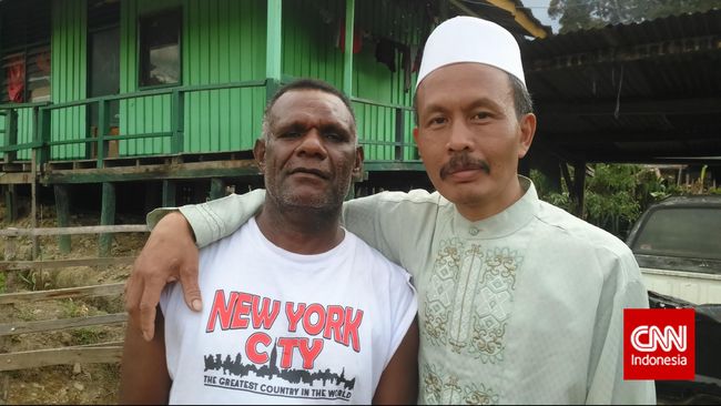 Masyarakat Muslim Tolikara Harap Idul Adha Berlangsung Aman Imam Masjid Baitul Muttaqin,Tolikara Ustaz Ali Mukhtar menyatakan pasca insiden Idul Fitri, hubungan umat muslim dan nasrani di sana makin baik.