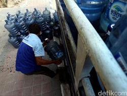 Banjir Surut, Pabrik Aqua Mulai Proses Pemulihan