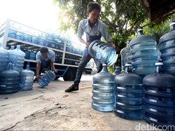 Banjir Surut, Pabrik Aqua di Sukabumi Mulai Bersih-bersih