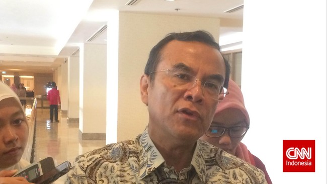 Beberapa izin usaha dicabut karena perusahaan menjalankan kegiatan usaha yang berbeda dengan izin yang sebelumnya diberikan oleh BKPM.