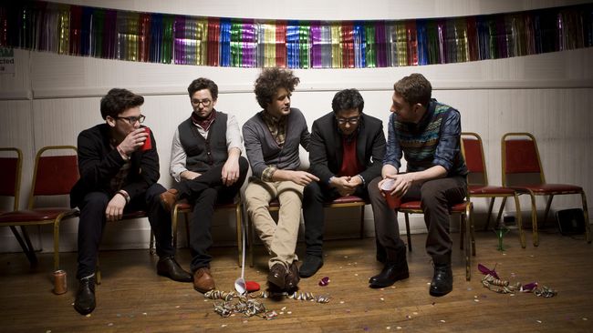 "Pembatalan ini menghancurkan hati saya. Namun, saya diminta untuk beristirahat agar lekas sembuh," tulis Angelakos.