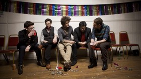 Vokalis Sakit Bronkitis, Passion Pit Batal Manggung