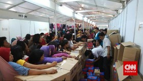Diamuk Ahok, JakBook Tetap Panas Sesak oleh 1.000 Pengunjung