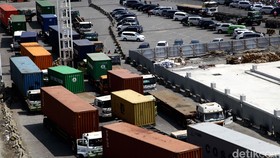 Permintaan Jasa Logistik Menciut, Pengusaha Truk Perang Tarif