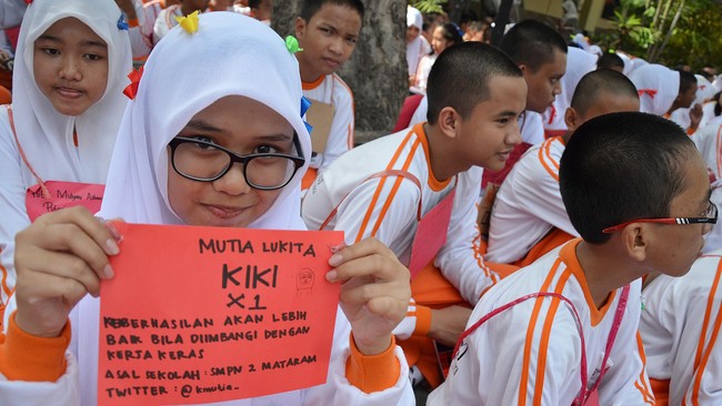 Masa Orientasi Siswa oleh OSIS tamat riwayatnya. Aksi perpeloncoan, bullying, dan kekerasan yang kerap mewarnainya, membuat MOS tak boleh digelar lagi.