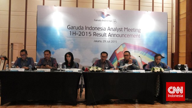 Penghematan beban operasional dan rendahnya harga avtur menopang perolehan laba Garuda Indonesia sampai semester I 2015.