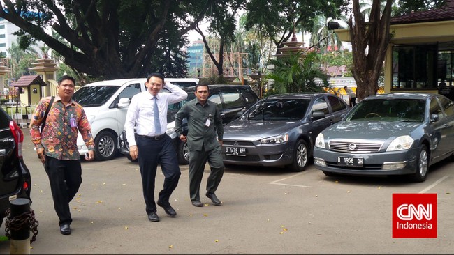 Gubernur DKI Jakarta itu 'menyayangkan' sang Wakil Ketua DPRD DKI Jakarta yang tidak mengikuti pendidikan kepolisian.