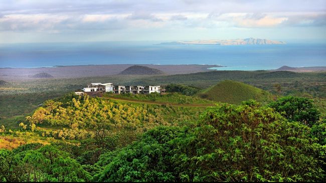 Galapagos memenangkan kategori terbaik dalam World Travel Awards 2017 karena kelestarian alamnya yang masih sangat terjaga.