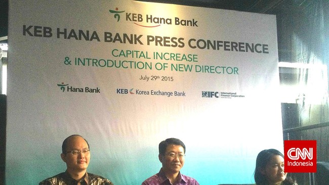 Modal inti bank BUKU 3 dipatok minimal Rp5 triliun. Berdasarkan laporan keuangan perseroan, per Juni 2016, modal inti KEB Hana berkisar Rp4,6 triliun.