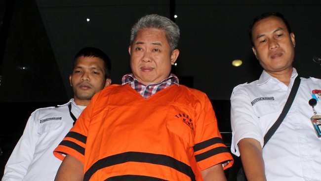 Lima tersangka itu ditangkap KPK di Pengadilan Tata Usaha Negara Medan. Mereka terdiri dari tiga hakim, satu panitera, dan satu pengacara anak buah OC Kaligis.