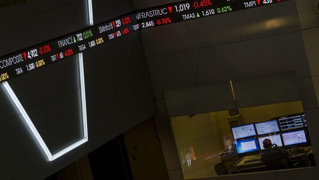Bursa Efek Indonesia (BEI) menghentikan perdagangan saham PT Kresna Graha Sekurindo Tbk (KREN) karena harga melonjak 100 persen hampir sebulan terakhir.