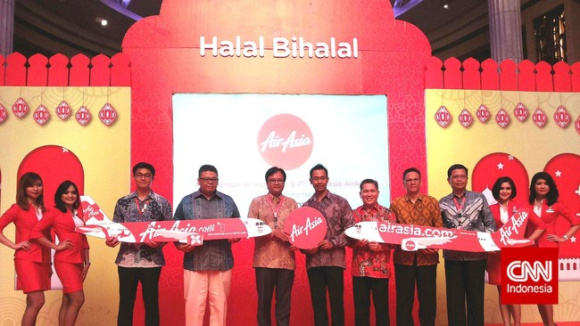 UU No. 1 Tahun 2009 tentang Penerbangan mengatur maskapai penerbangan berjadwal harus memiliki minimal lima pesawat dan menguasai lima pesawat (sewa).