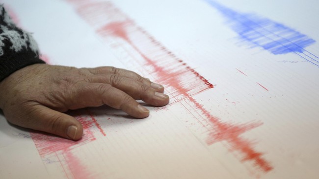Getaran gempa yang terjadi pada Kamis (2/6) pukul 05.56 WIB di wilayah Pesisir Selatan, Sumatera Barat, juga dirasakan oleh warga di wilayah Bengkulu.