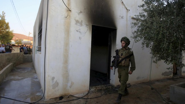 Israel akan menahan tanpa mengadili para tersangka pembakaran rumah warga Palestina, yang menewaskan seorang bayi dan melukai orang tuanya.