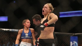 Juara UFC McGregor Takut pada Rousey