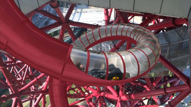 ArcelorMittal Orbit di Inggris akan segera menjadi sebuah terowongan luncur terpanjang dan tertinggi di dunia.