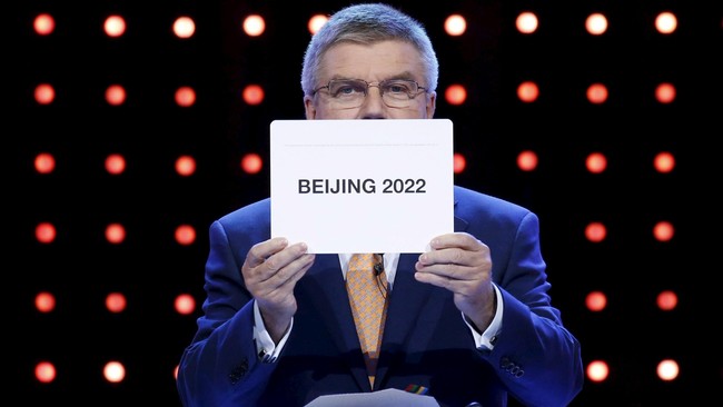 Presiden Komite Olimpiade Internasional (IOC) Thomas Bach menyetujui keinginan Indonesia untuk ikut bidding tuan rumah Olimpiade 2032.